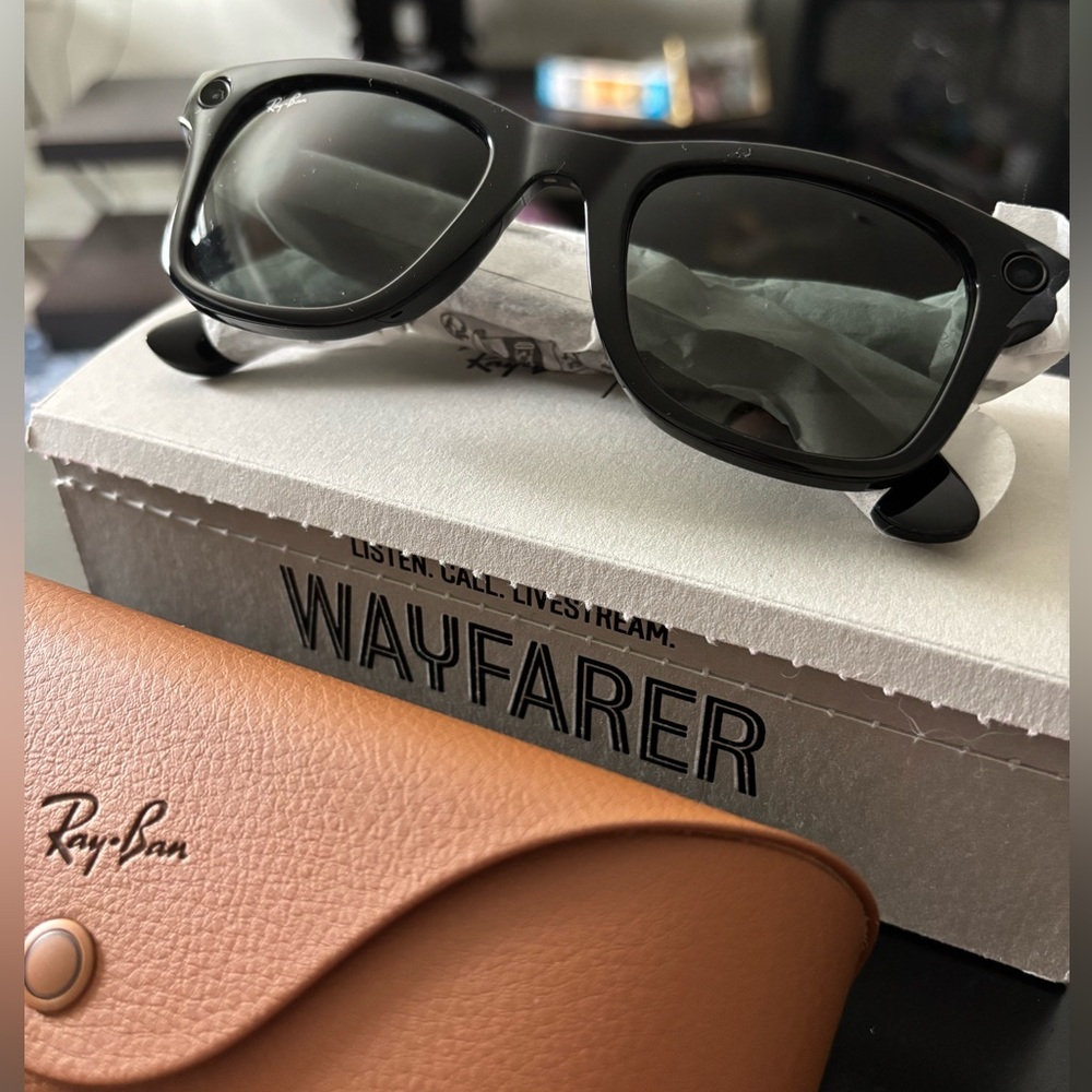 NIB Ray-Ban Black Meta Wayfarer Glasses